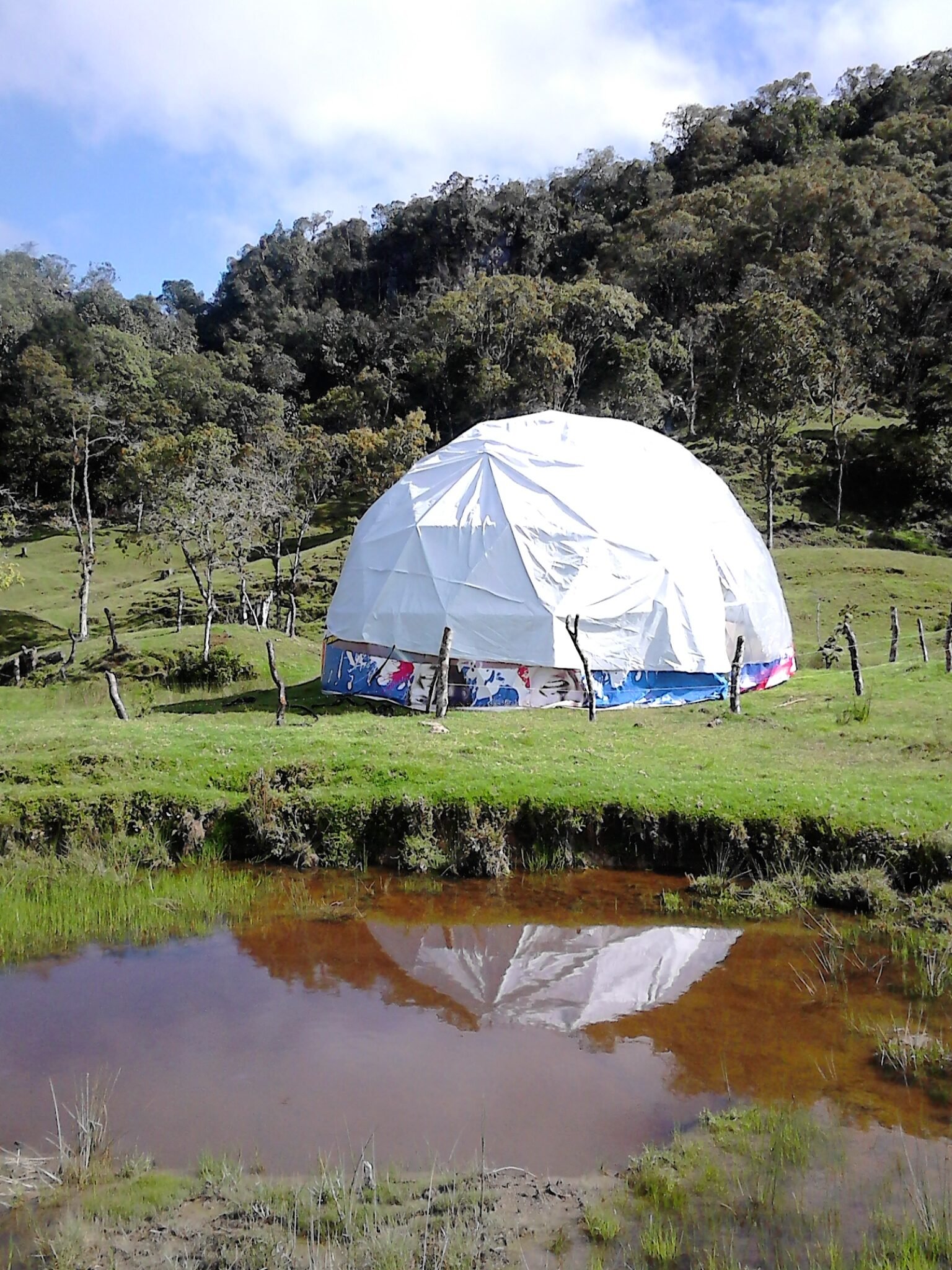 Domo de Makiah junto al lago · Santander