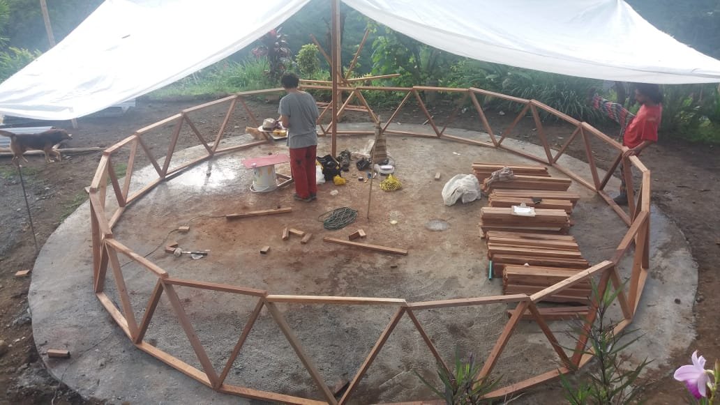 El primer anillo construido